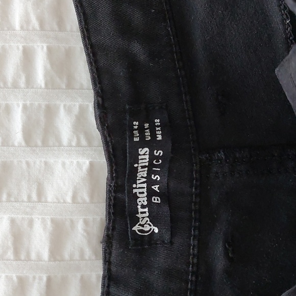 Stradivarius Jean Shorts NWOT Size 10/42 - Picture 3 of 3